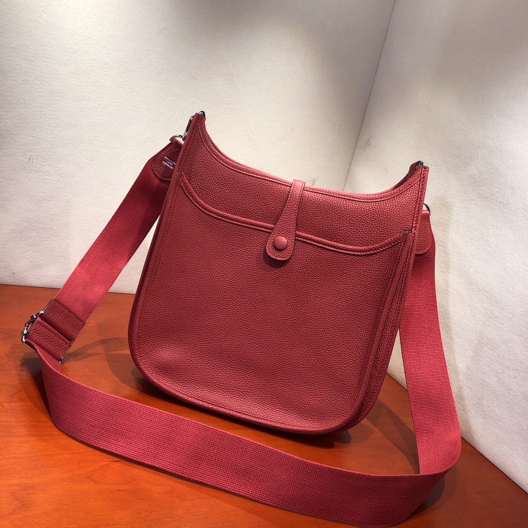 Hermes Evelyne III 29 PM Shoulder Bag In Burgundy Clemence Leather